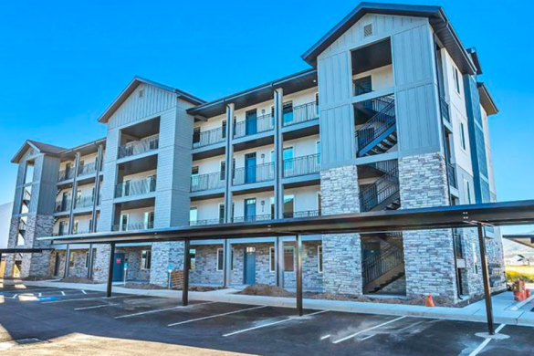 Arrowhead Place Apartments in Payson Exterior